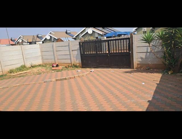 3 BEDROOM HOUSE FOR SALE IN SKY CITY